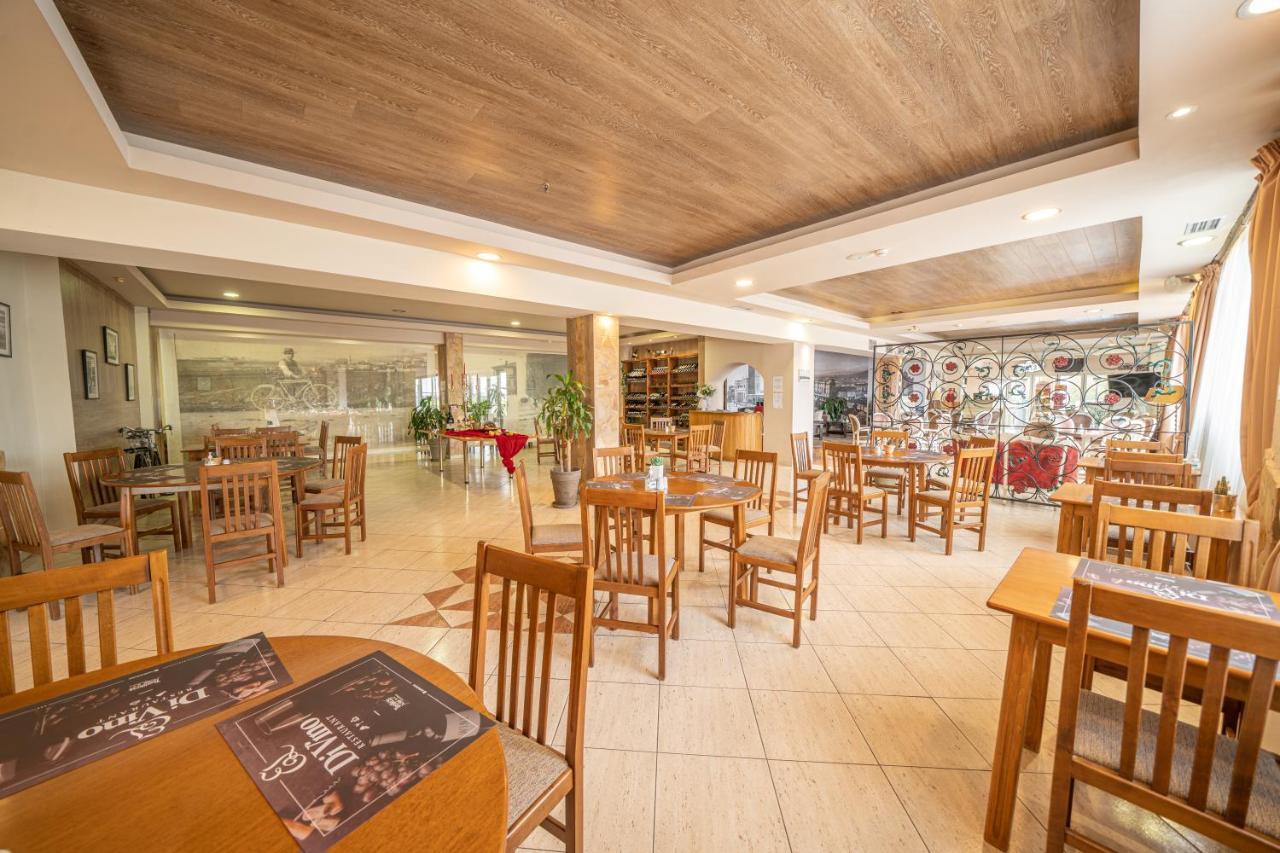 Tselikas Hotel Kozani Ngoại thất bức ảnh