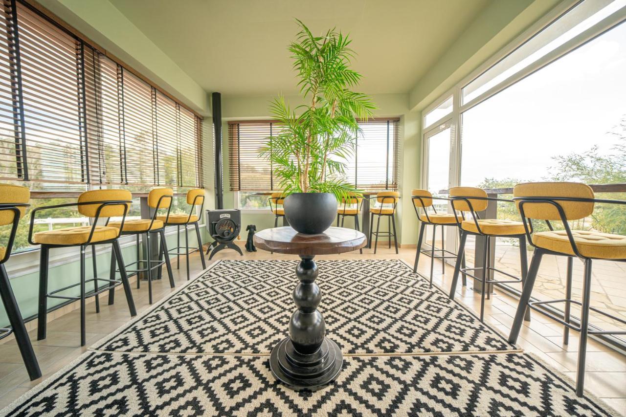 Tselikas Hotel Kozani Ngoại thất bức ảnh