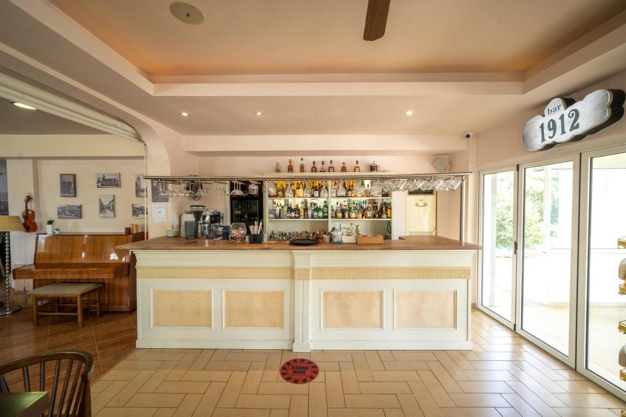 Tselikas Hotel Kozani Ngoại thất bức ảnh