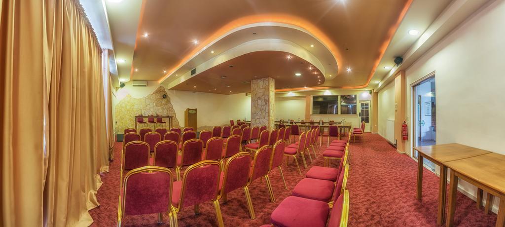 Tselikas Hotel Kozani Ngoại thất bức ảnh