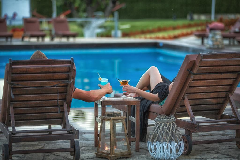 Tselikas Hotel Kozani Ngoại thất bức ảnh
